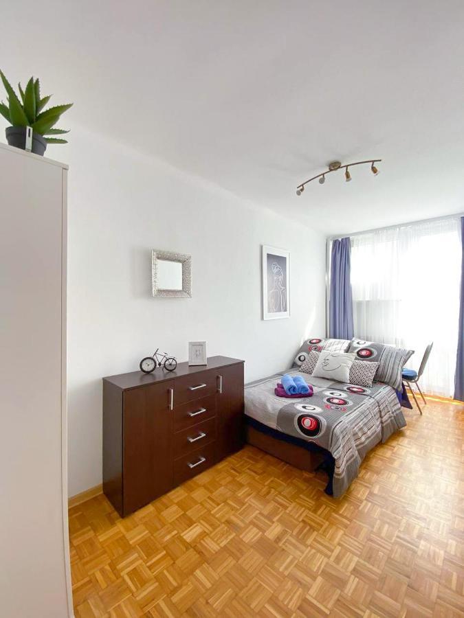 Room №3 Grzybowska 5 The Very Center Of Varšava Exteriér fotografie